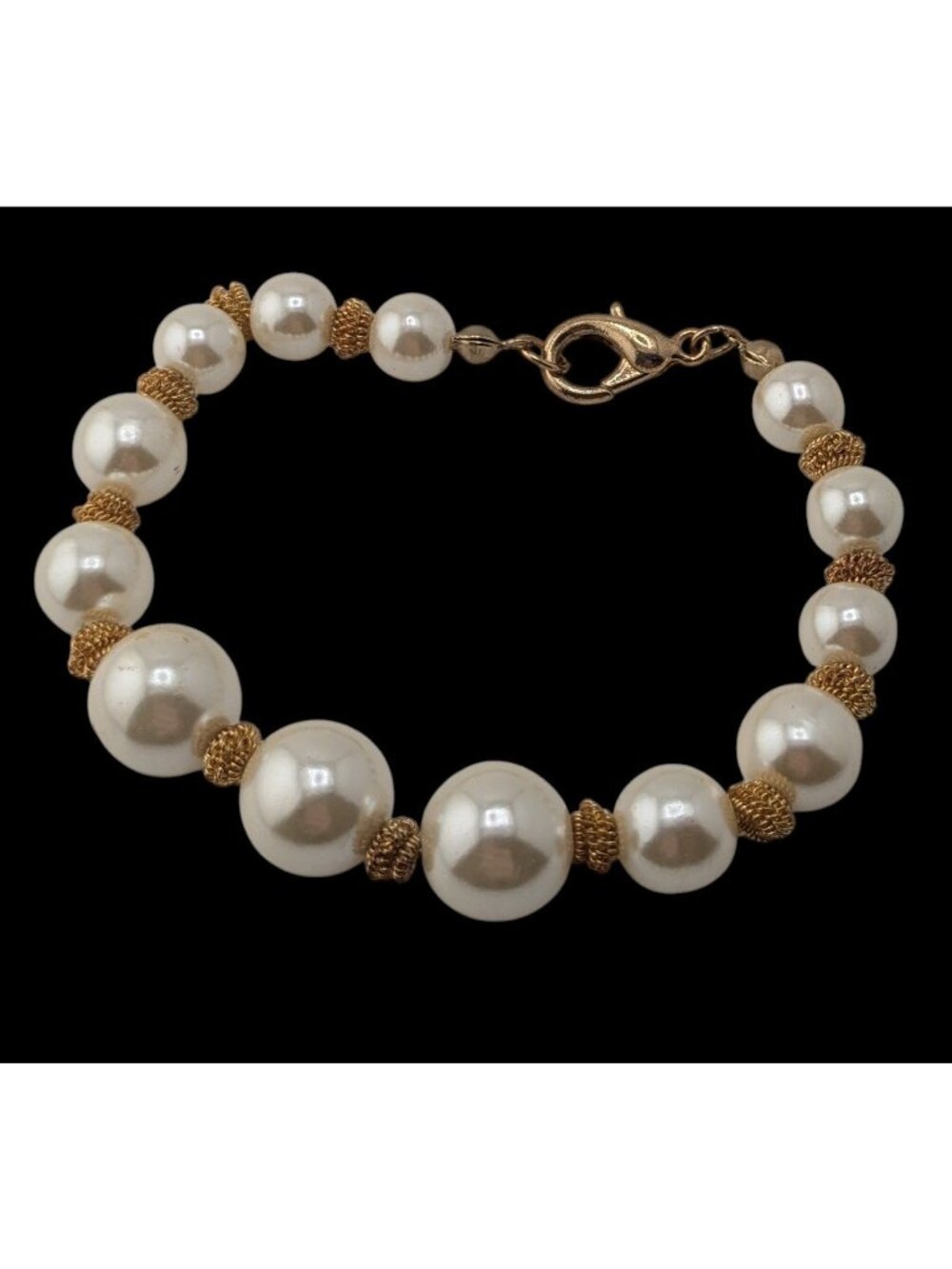 Vintage Glam Classic Pearl Gold Tone Graduated Beaded Bracelet